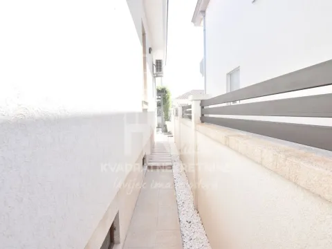 Prodaja, kuća, 170m², Gornja Gorica, Podgorica - image 29