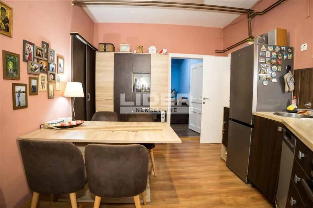 Sale, four bedroom apartment, 77m², Skadarlija, Beograd