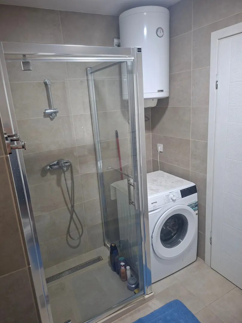 Izdavanje, jednosoban stan, 58m², Centar, Bar