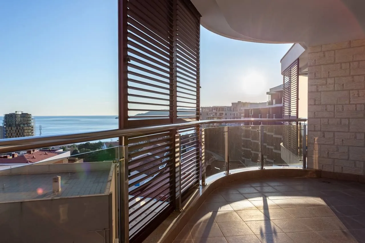 Prodaja, dvosoban stan, 95m², Bečići, Budva