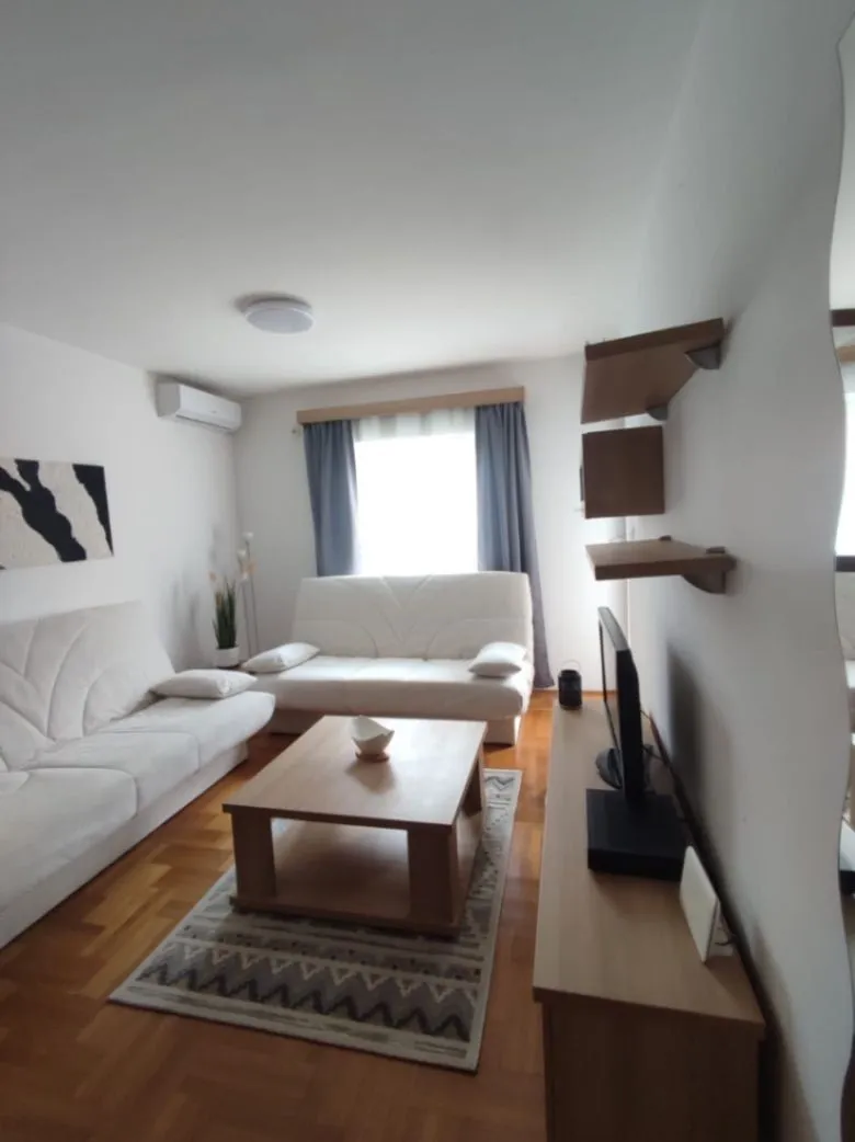 Rent, one bedroom apartment, 50m², Babilonija, Budva
