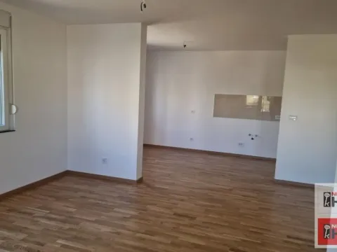 Prodaja, trosoban stan, 70m², Alibegovac, Petrovaradin - image 4