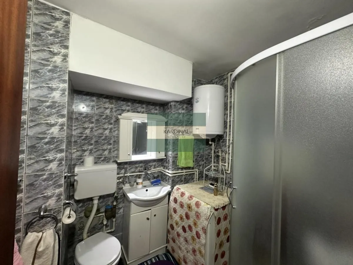 Prodaja, dvosoban stan, 53m², Aerodrom, Kragujevac