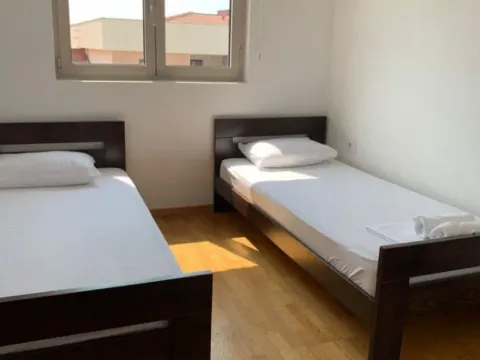 Izdavanje, dvosoban stan, 59m², Bečići, Budva - image 5