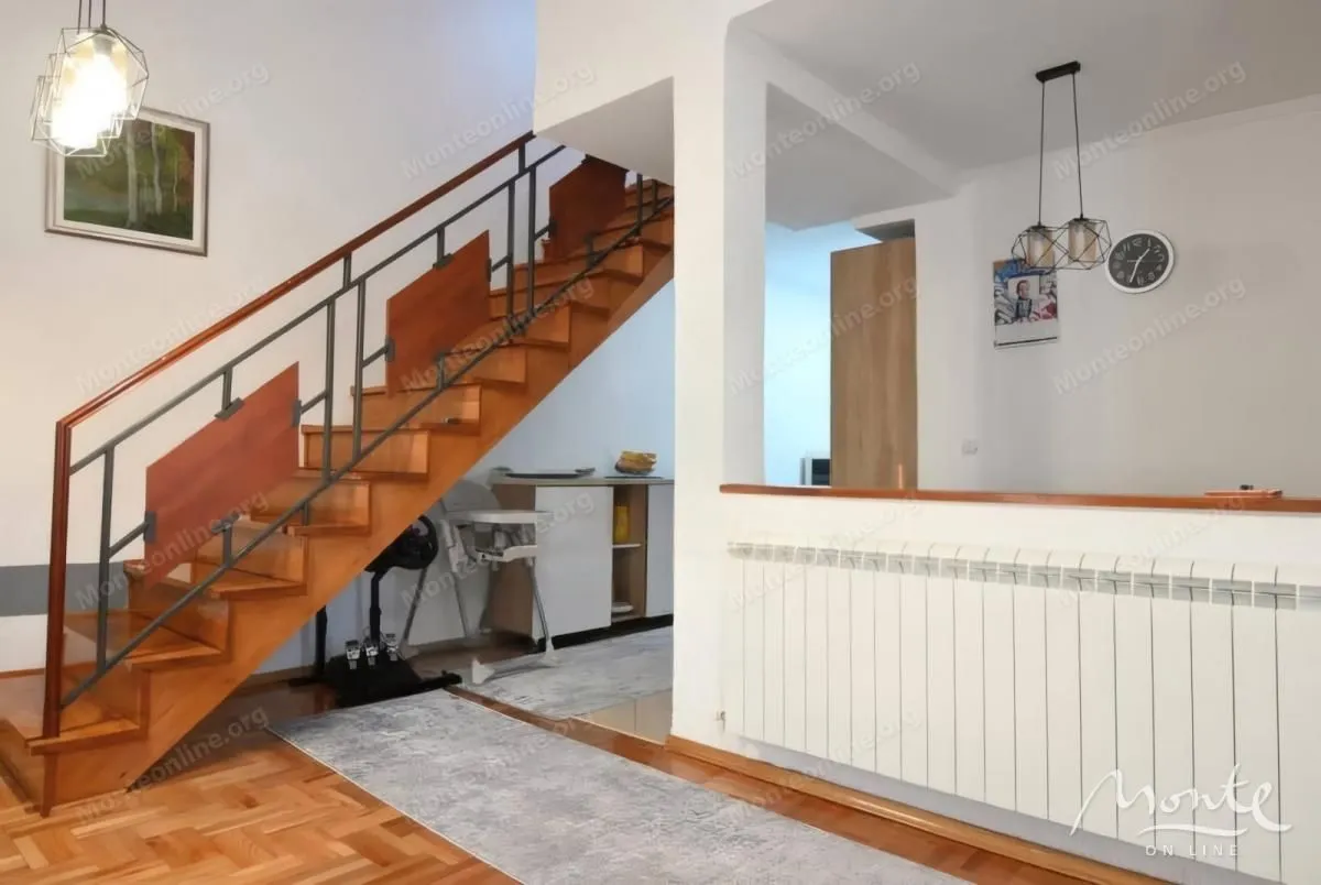 Prodaja, dvosoban stan, 103m², Donja Gorica, Podgorica