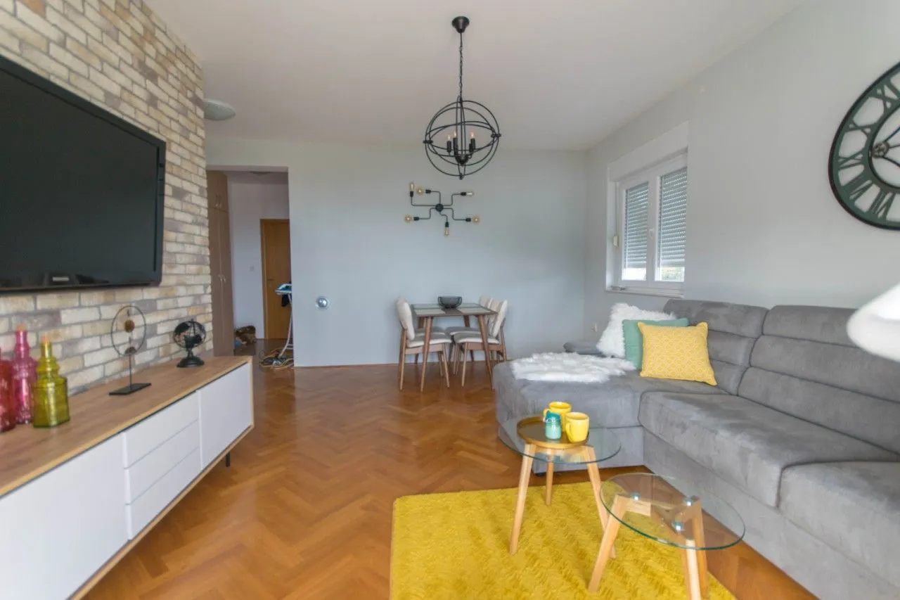 Prodaja, stan, 56m², Kotor, Crna Gora