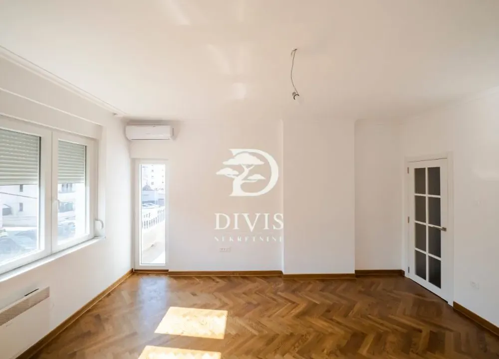 Prodaja, trosoban stan, 78m², Južni Bulevar, Vračar Sve Podlokacije