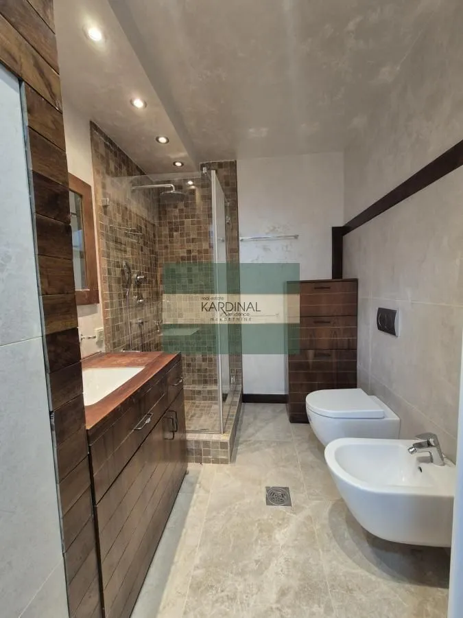 Prodaja, trosoban stan, 95m², Vašarište, Jagodina