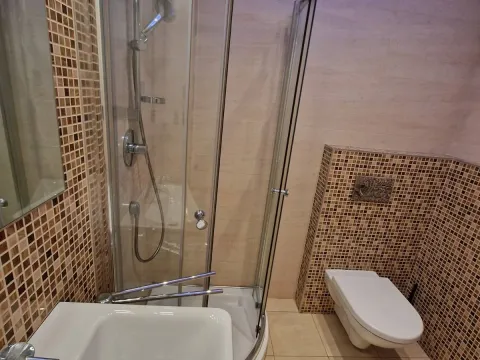 Izdavanje, četvorosoban stan, 148m², Savski Venac, Beograd - image 9