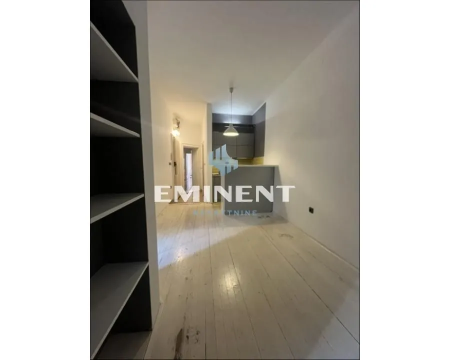 Rent, three bedroom apartment, 80m², Stari Grad, Beograd