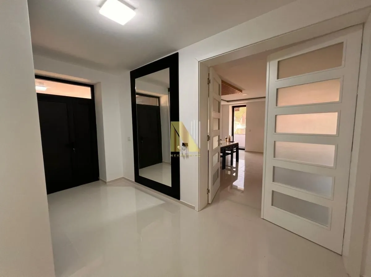 Prodaja, kuća, 591m², Sremska Kamenica, Petrovaradin