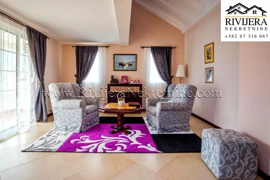 Prodaja, trosoban stan, 220m², Dobrota, Kotor
