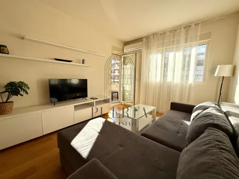 Izdavanje, jednosoban stan, 47m², Central Point, Podgorica - image 3
