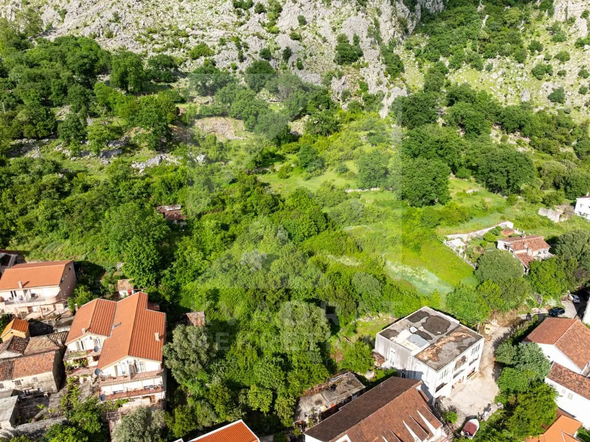 Prodaja, plac, 1700m², Dobrota, Kotor