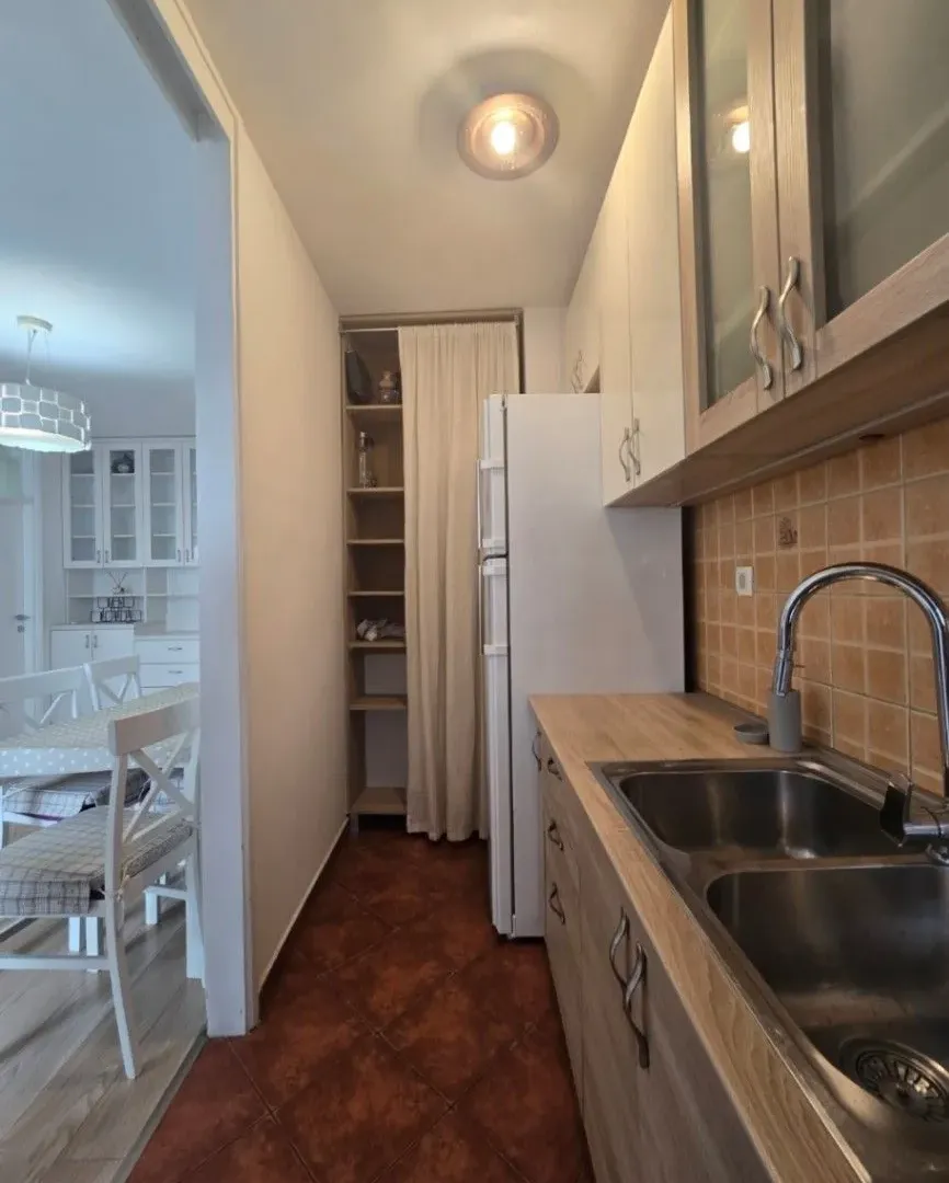 Izdavanje, dvosoban stan, 69m², Preko Morače, Podgorica