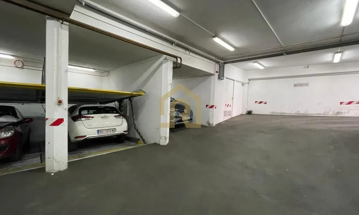 Izdavanje, parking/garaža, 12m², Vračar Hram, Vračar Sve Podlokacije