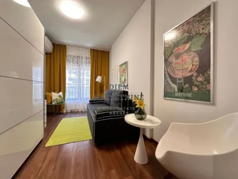 Izdavanje, dvosoban stan, 77m², Master Kvart, Podgorica - image 8