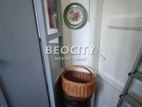 Izdavanje, trosoban stan, 68m², Centar, Novi Sad - image 9