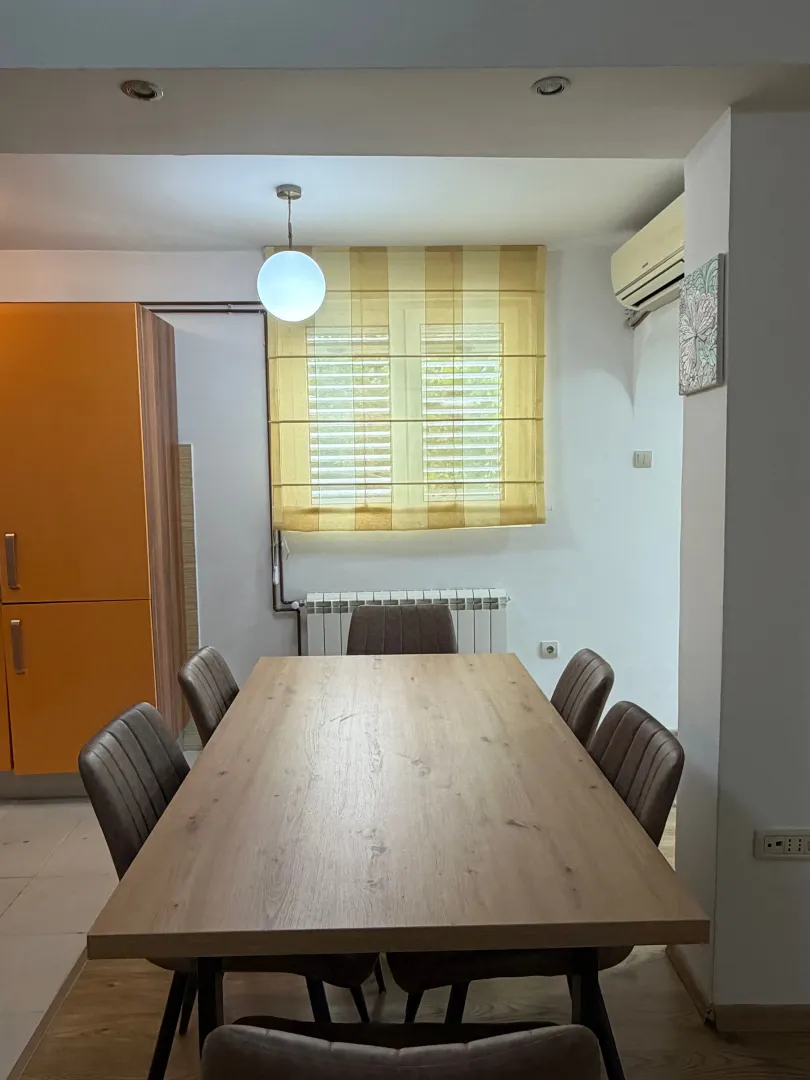 Izdavanje, dvosoban stan, 90m², Buljarica, Budva