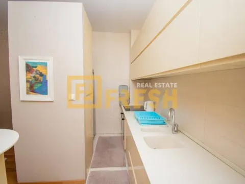 Izdavanje, trosoban stan, 100m², Blok 6, Podgorica - image 6