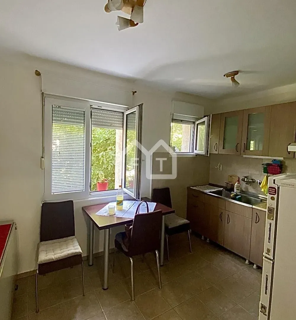 Izdavanje, trosoban stan, 60m², Cvetkova Pijaca, Zvezdara Sve Podlokacije