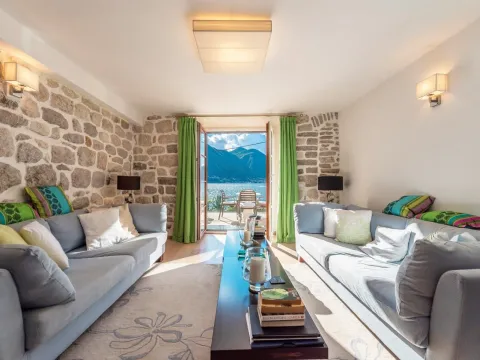 Prodaja, kuća, 232m², Kotor, Crna Gora - image 17