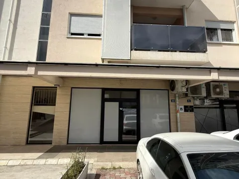 Rent, office space, 56m², City Kvart, Podgorica - image 3