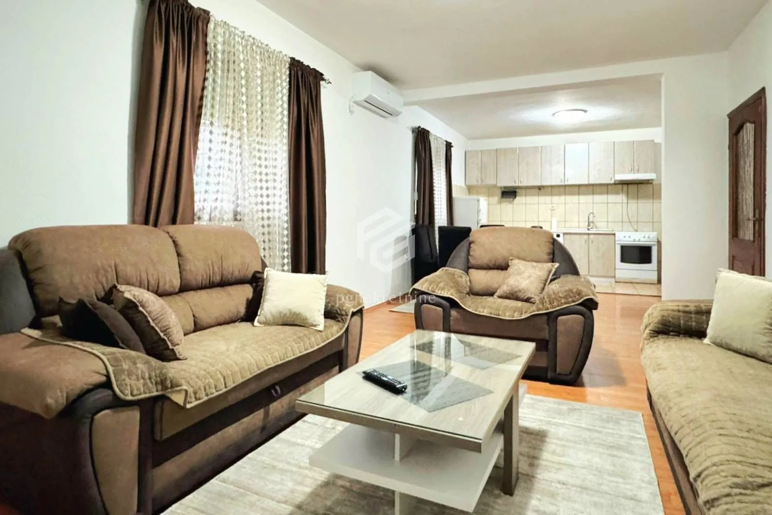 Izdavanje, trosoban stan, 110m², Masline, Podgorica
