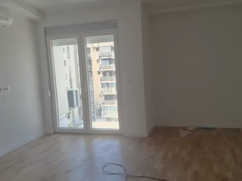 Prodaja, garsonjera, 26m², Centar, Bar - image 4