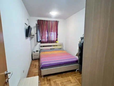Prodaja, dvosoban stan, 70m², Stari Aerodrom, Podgorica - image 9