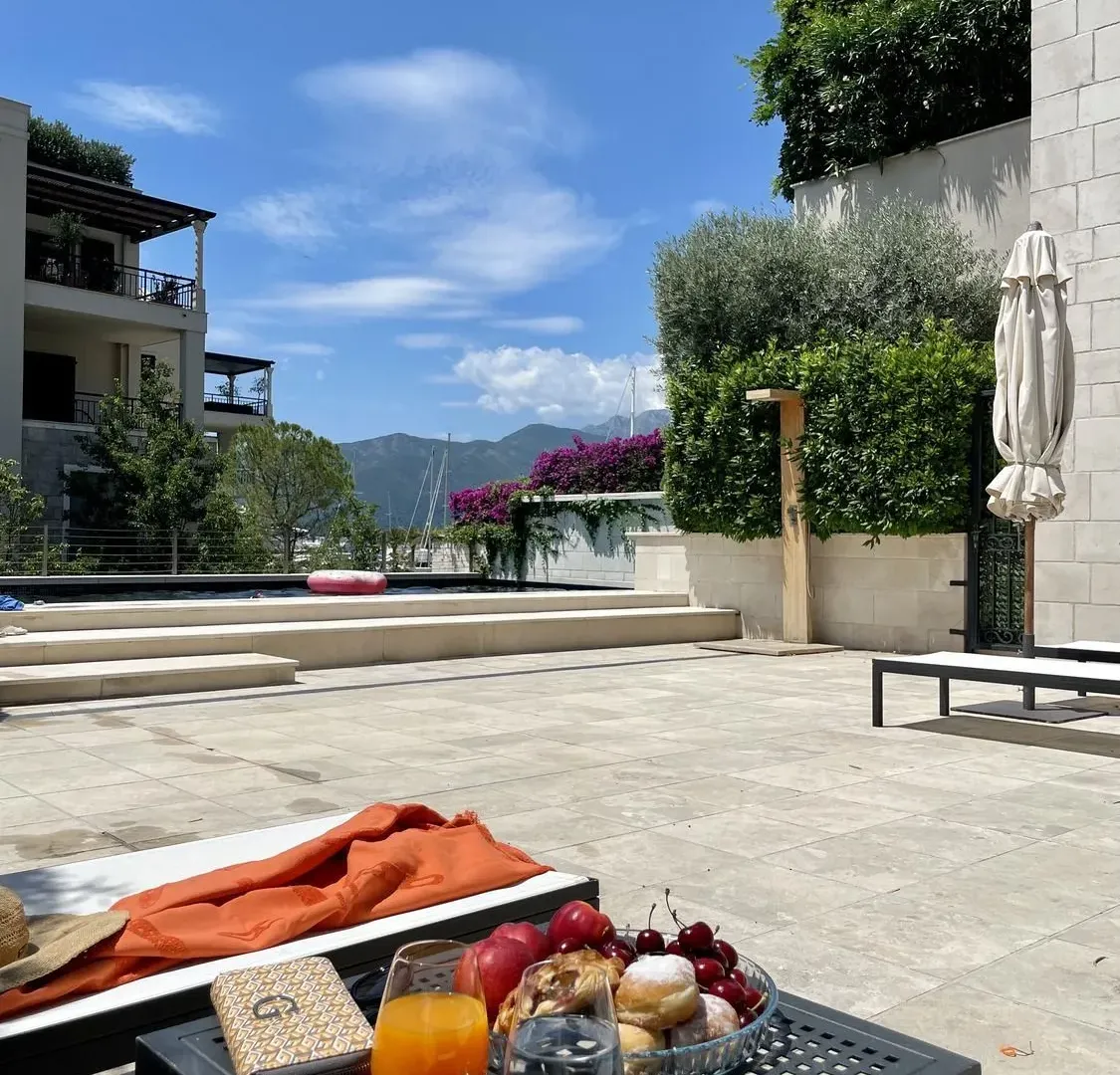 Rent, two bedroom apartment, 100m², Tivat, Crna Gora