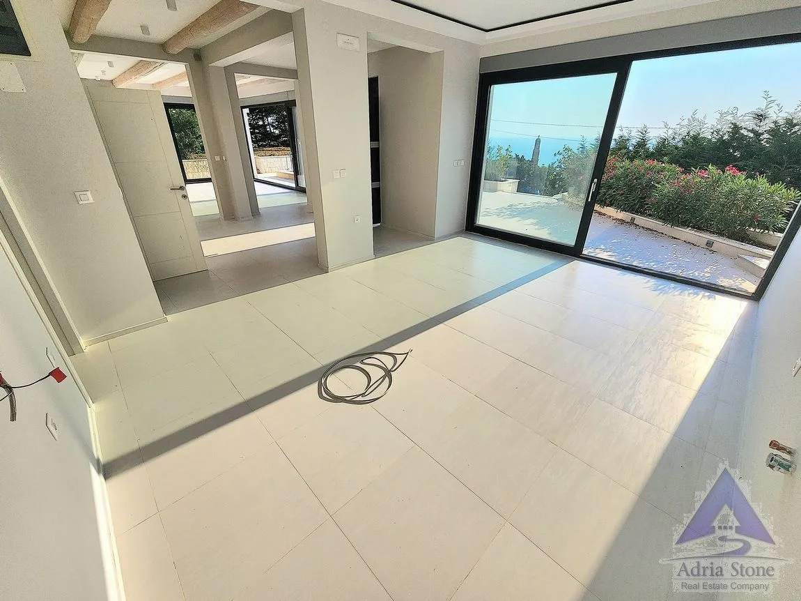 Sale, house, 304m², Blizikuće, Budva