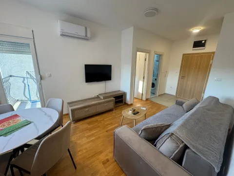 Rent, one bedroom apartment, 35m², Stara Varoš, Podgorica - image 4