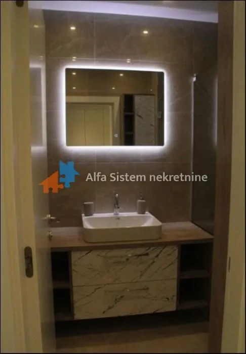 Izdavanje, dvosoban stan, 56m², Novi Beograd Blok 65, Novi Beograd Sve Podlokacije