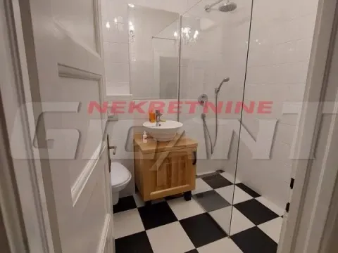 Izdavanje, trosoban stan, 86m², Kalenić Pijaca, Vračar Sve Podlokacije - image 8