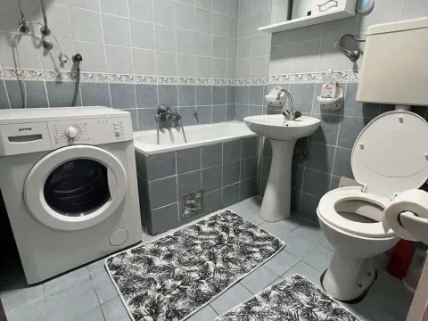 Izdavanje, jednosoban stan, 35m², Stari Aerodrom, Podgorica - image 2