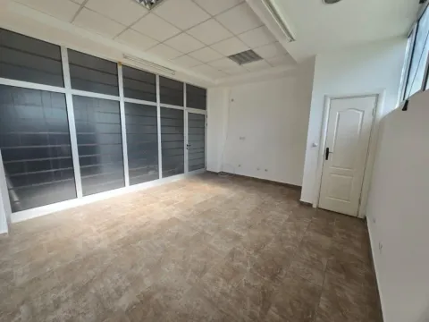 Prodaja, poslovni prostor, 24m², Pobrežje, Podgorica - image 4