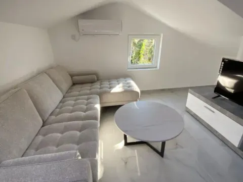 Izdavanje, jednosoban stan, 32m², Pržno, Budva - image 3