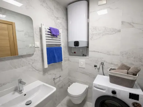 Izdavanje, jednosoban stan, 48m², New City, Podgorica - image 9