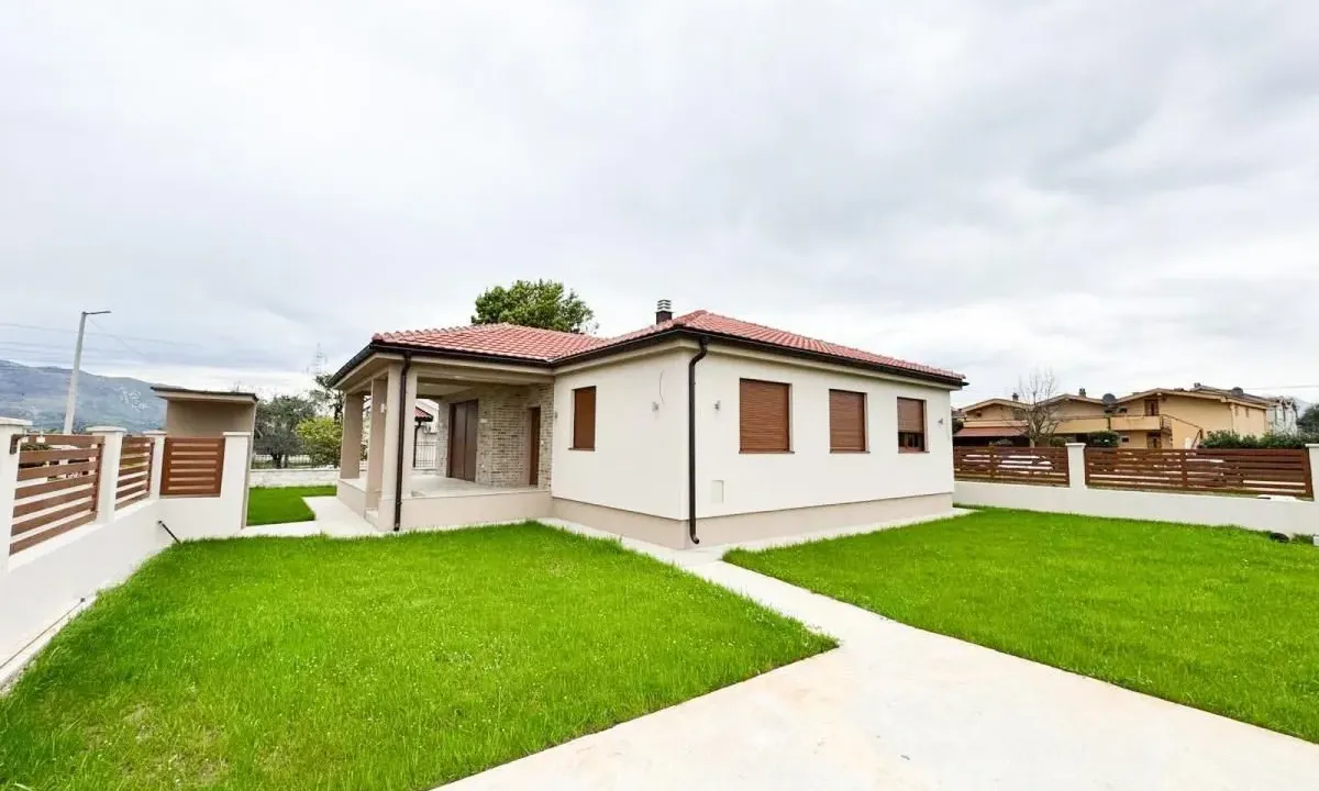 Izdavanje, kuća, 140m², Donja Gorica, Podgorica