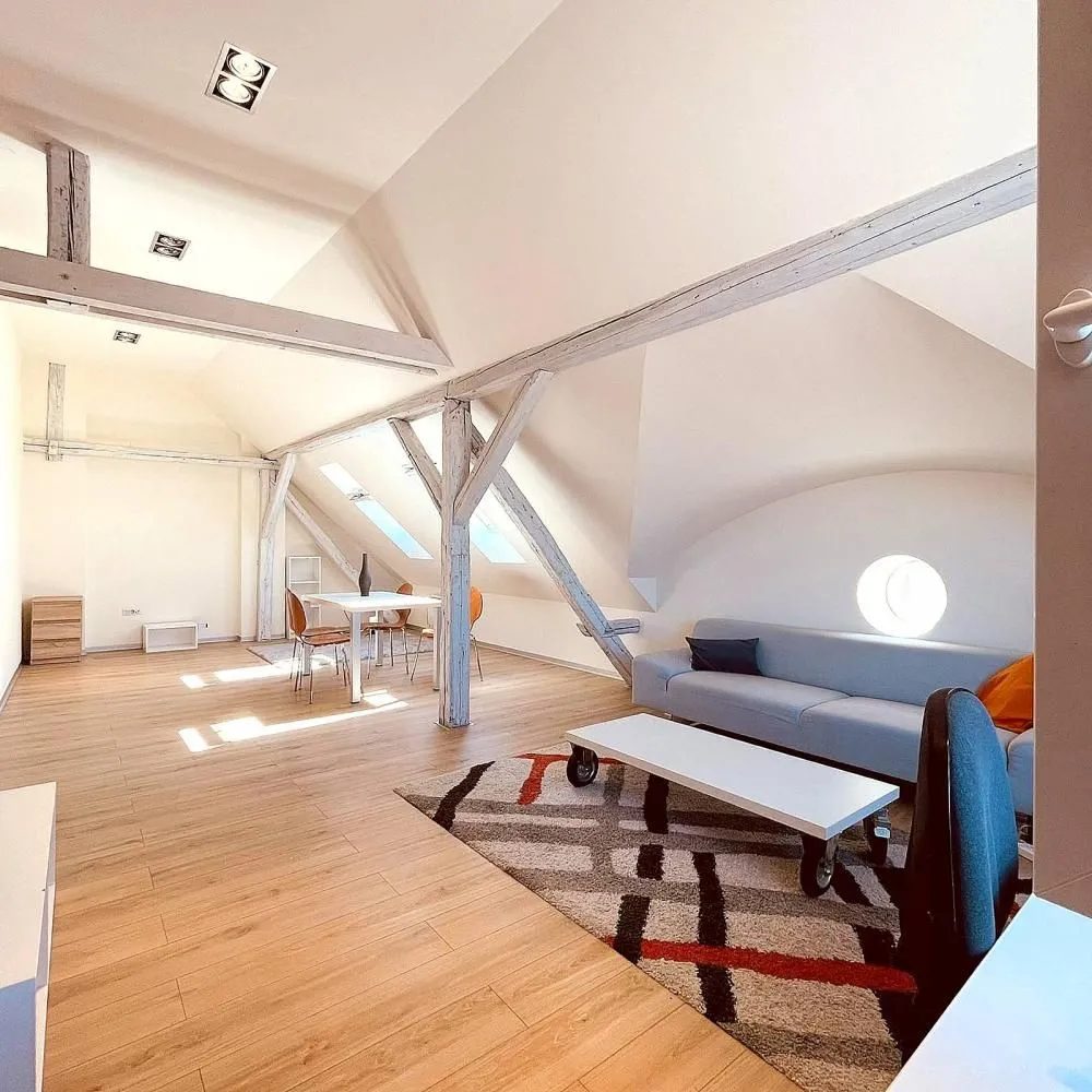 Rent, three bedroom apartment, 93m², Stari Grad, Beograd