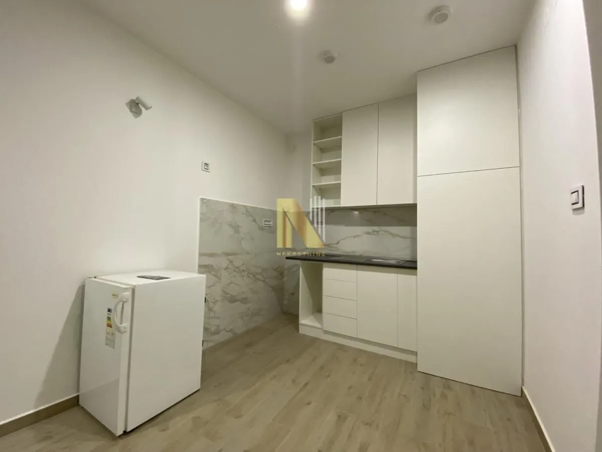 Izdavanje, poslovni prostor, 34m², Podbara, Novi Sad Sve Podlokacije