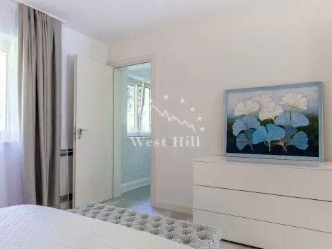 Sale, house, 423m², Lepetani, Tivat - image 18