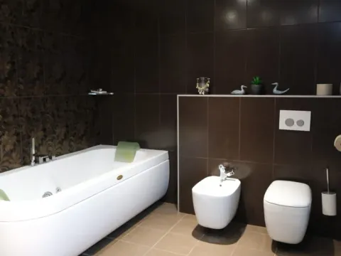 Izdavanje, četvorosoban stan, 178m², Kruševac, Podgorica - image 13