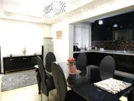 Izdavanje, četvorosoban stan, 178m², Tološka šuma, Podgorica - image 4