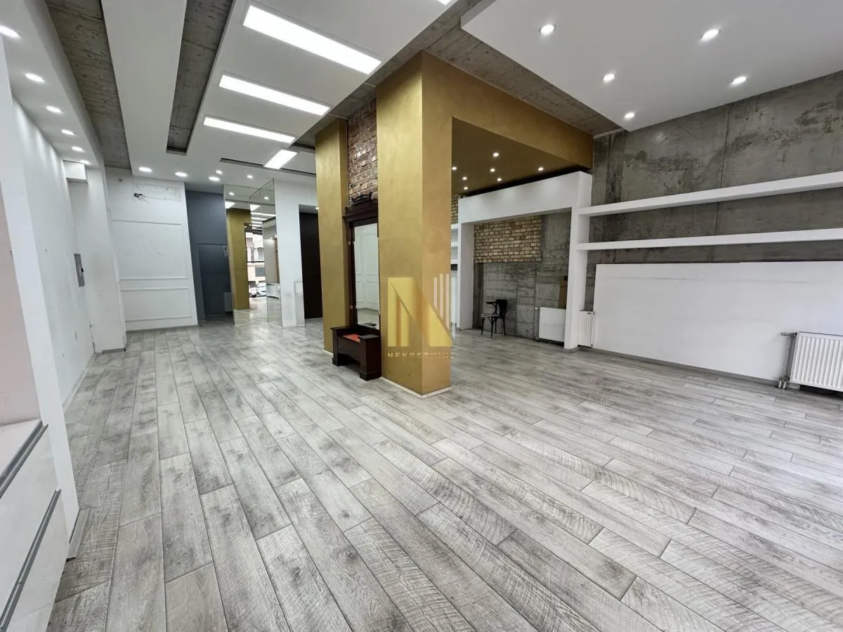 Izdavanje, poslovni prostor, 134m², Centar, Novi Sad