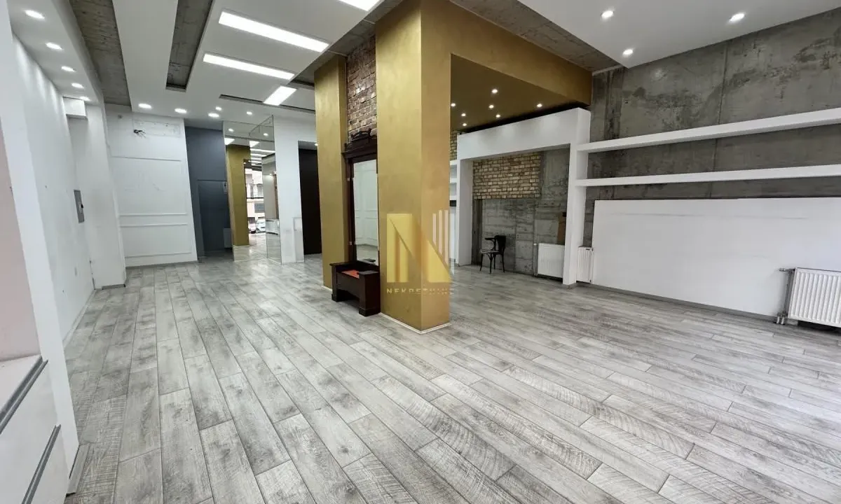 Izdavanje, poslovni prostor, 134m², Centar, Novi Sad