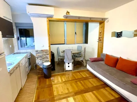 Izdavanje, dvosoban stan, 58m², Momišići, Podgorica - image 5