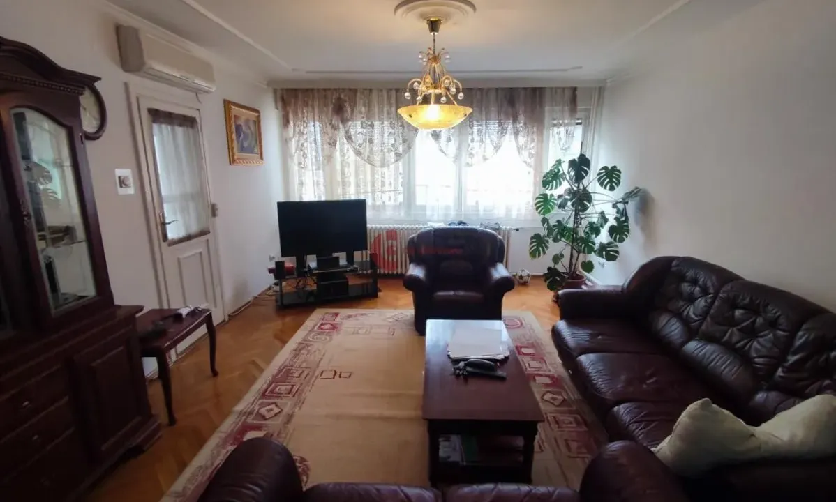 Sale, three bedroom apartment, 98m², Centar, Subotica