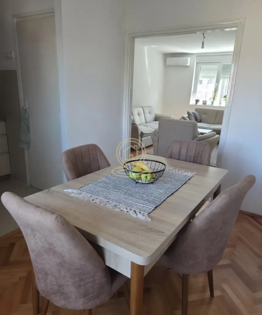 Prodaja, trosoban stan, 75m², Medijana, Niš